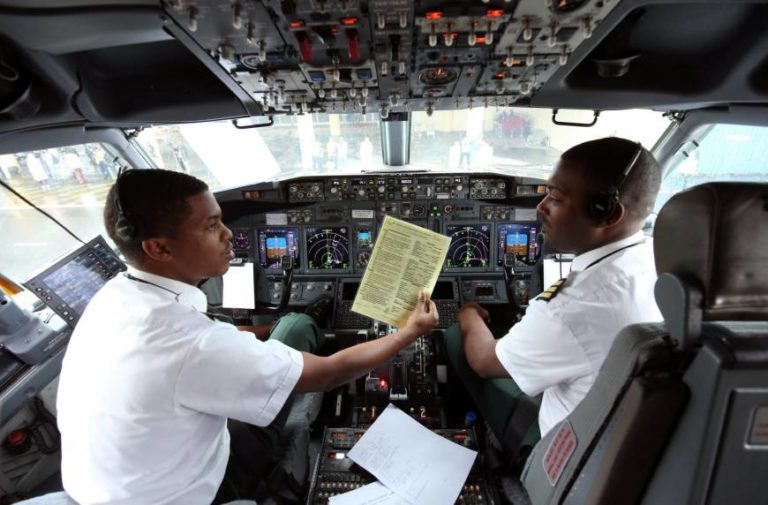 PILOTS RADIO COMM