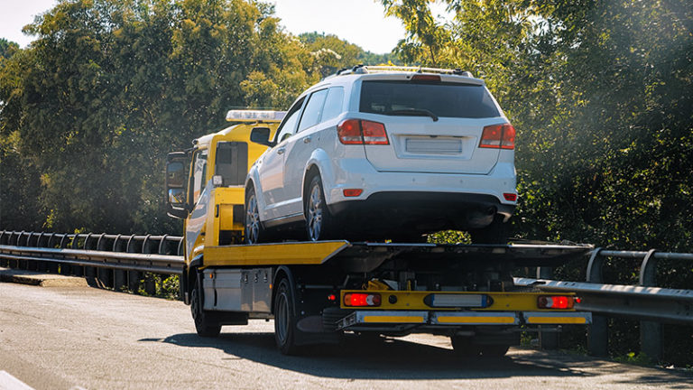 TOWING VEHICLE