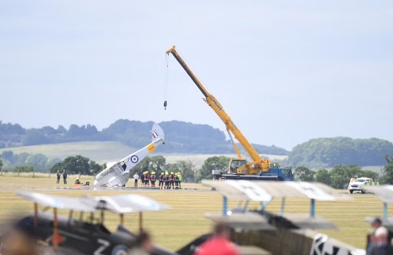 CRASH AIR SHOW-1