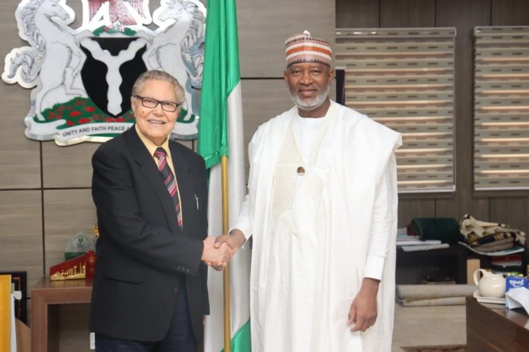 SIRIKA, BOB HAYES IN ABUJA