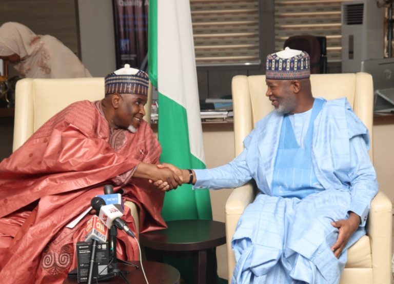 AON PRESI WELCOMD BY SIRIKA