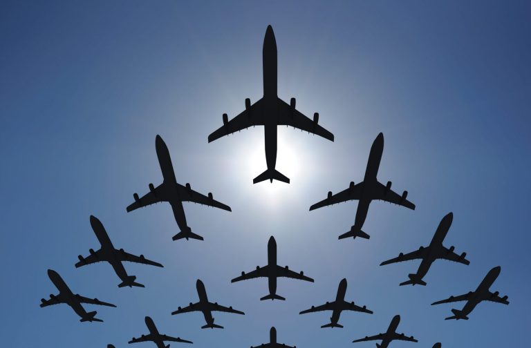 AIR TRAVEL PICKS UP GRAPHICS