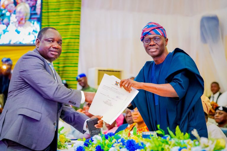 BOSS-SWORN-IN-G.-OMOTOSHO