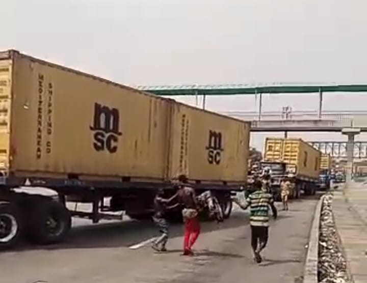 lastma TRUCK KILLS MOTOR BOY @ APAPA