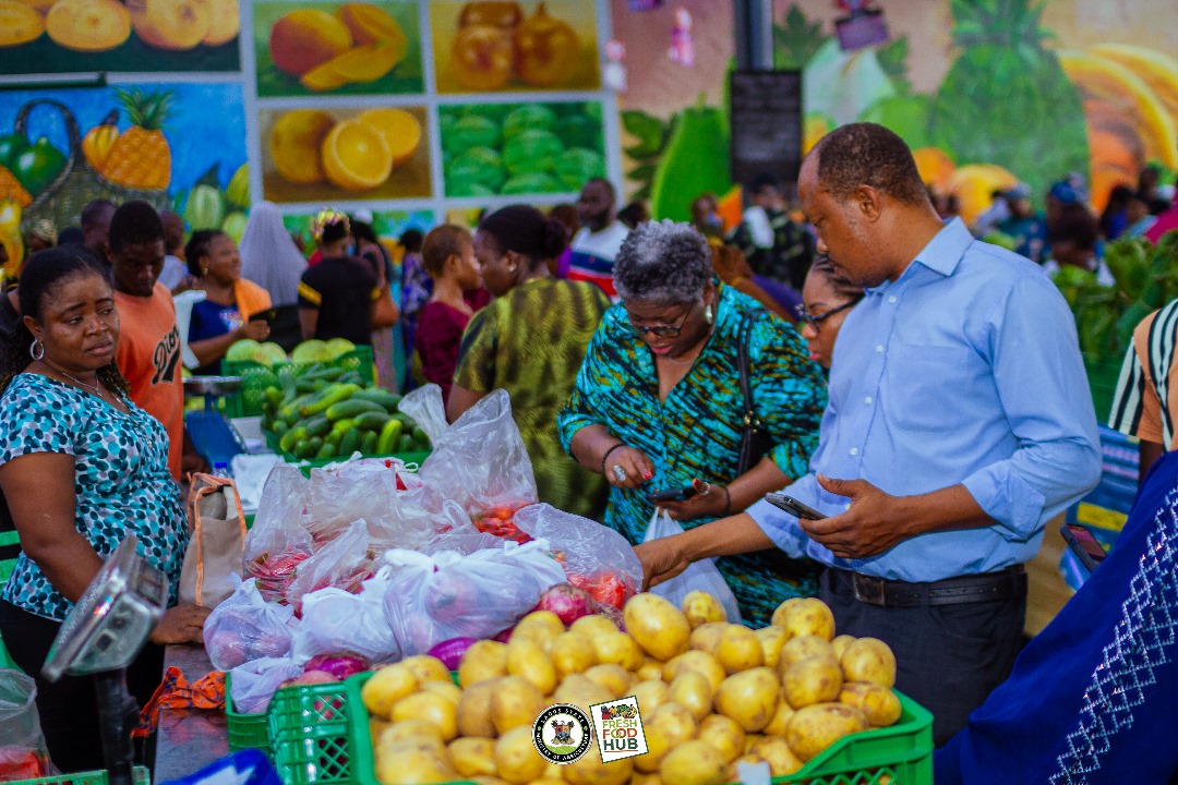 BOSS @ DISCOUNT MARKET