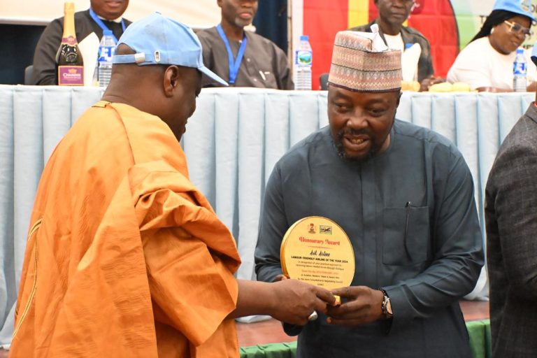 ARIK AIR LABIUR AWARD
