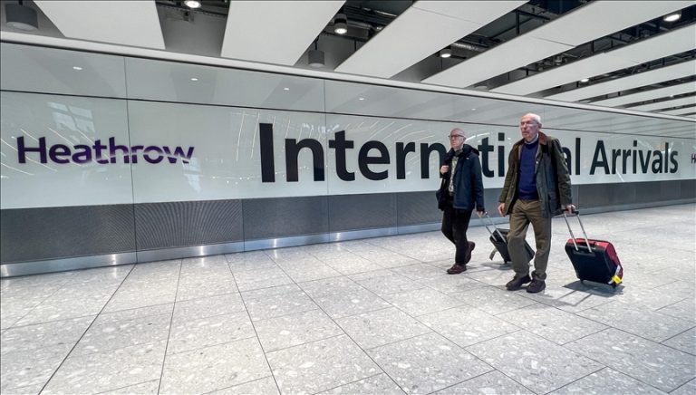 HEATHROW ARRIVAL- B