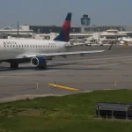 DELTA COLLISION IN LAGUARDIA USA