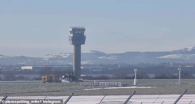 SNOW IN LIVERPOOL AIRPORT
